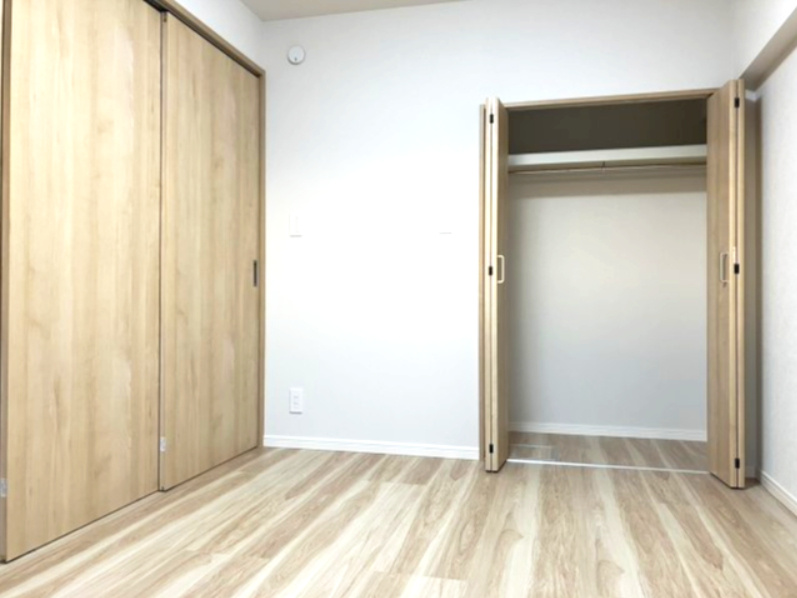 使い勝手のいい洋室です