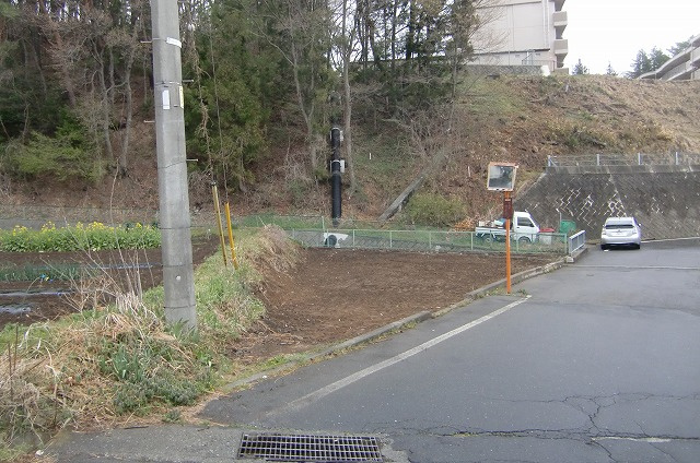 前面道路含む現地写真です