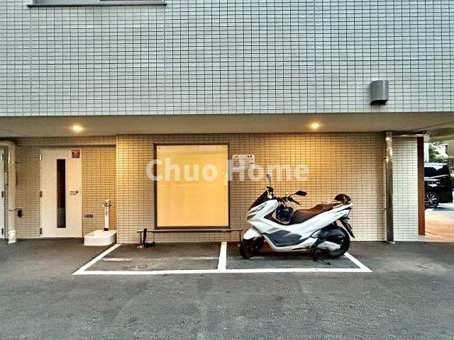 【バイク置場】最新の空き状況や費用などの詳細は担当スタッフまでお問い合わせください。