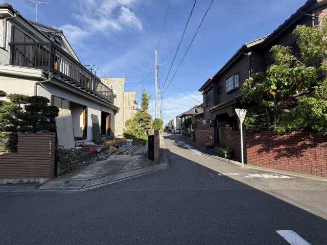 ■お好きなハウスメーカーで建築可能です！　■土地面積約41坪！　■開放感ある南西角地！　■桜井小学校徒歩10分(750ｍ)・平方中学校徒歩23分(1800ｍ)