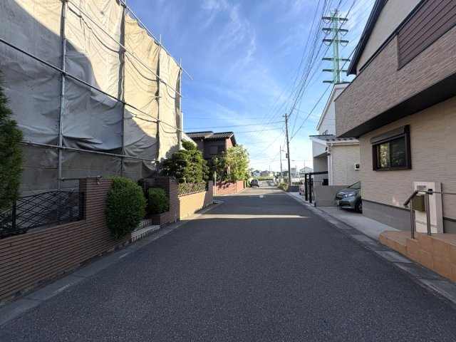 ■お好きなハウスメーカーで建築可能です！　■土地面積約41坪！　■開放感ある南西角地！　■桜井小学校徒歩10分(750ｍ)・平方中学校徒歩23分(1800ｍ)