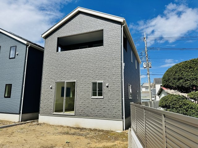 ～太陽光パネル標準搭載　スーパー・コンビニ・ドラッグストア徒歩圏内　閑静な住宅地内～