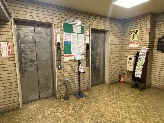 1階のエレベーター前