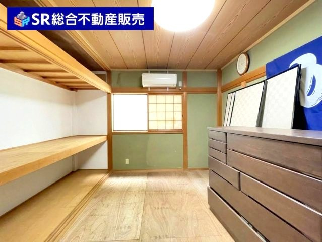 2階6.0帖和室:客間としても使用できる和室です。大容量の押入れがあります。（AIで残置物除去済）