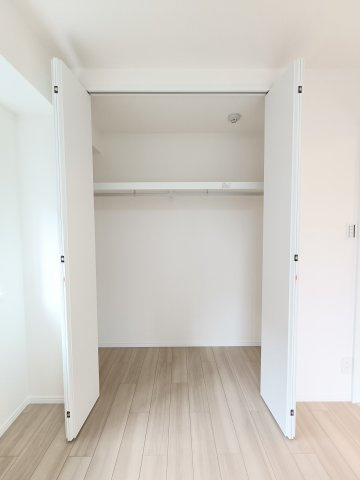 【洋室3　収納】　収納豊富な設計で、お部屋を広々と使えます。