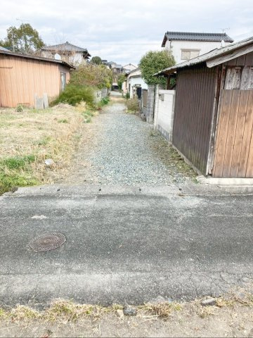 南東側の道路の様子です！（幅員約2.77ｍ）