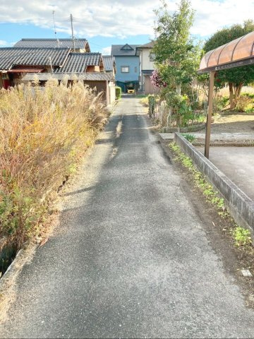 南西側の様子です！（幅員約2.5ｍ）