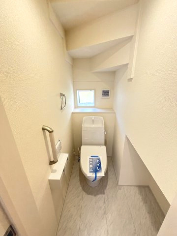施工例。1階のトイレです。施工例は完成時と異なる場合があります。