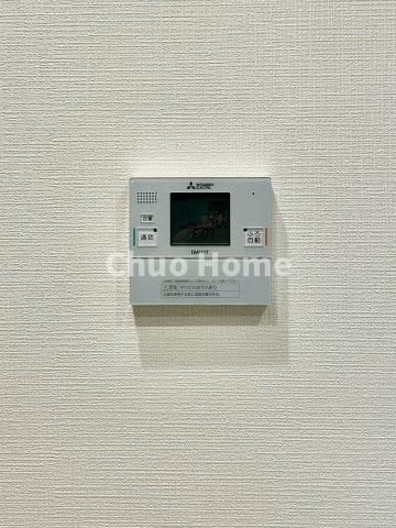 【給湯リモコン】外での一日を忘れさせてくれるオートバス機能でお好みの湯量・温度に調整された浴槽。