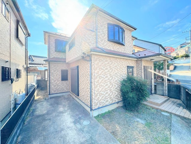 ◆お手入れのしやすいちょうどよいサイズ感のお庭付き。植栽や家庭菜園等多目的にご利用いただけるプライベート空間。