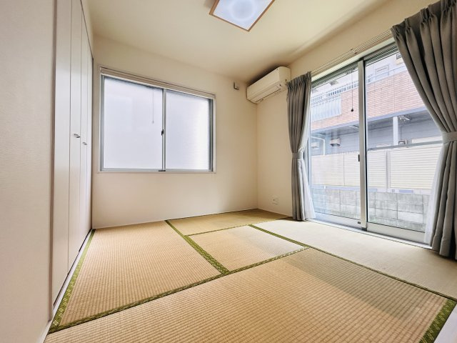 多用途に使用可能な1階和室♪