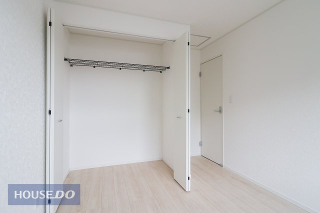 【収納】しっかり収納がついております！各居室にしっかり収納がついているので、荷物が増えても安心ですね！お部屋を広く使うためにも収納スペースは必要です。