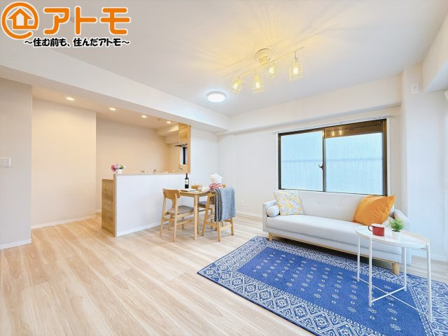 家族団らんのイメージは、リビングを思い浮かべませんか？リビングこそ広々としたお部屋が良いですね♪