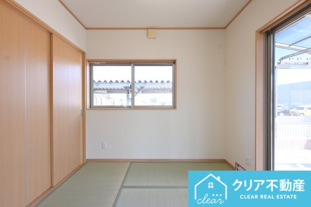 続き間の和室は明るく温かい空間です♪