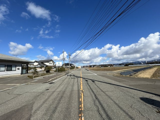 南東　前面道路2