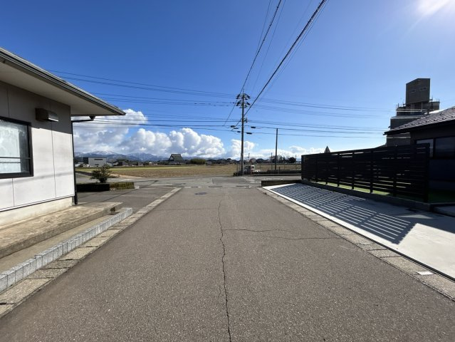 北　前面道路2