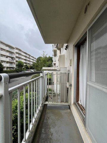 北側にもバルコニーを備え、風通しの良い快適な住まいです。