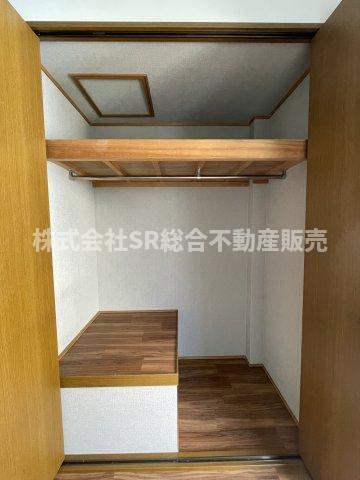 便利な収納付きです！