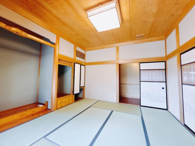 ■1階和室｜和室でしか味わえない畳ならではの香りや素材で和のやすらぎを感じてください♪休日はお子様とお昼寝するのにも最適です！