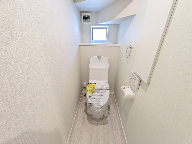 ～暖房温水洗浄機能付きトイレ　冬場は特に嬉しい機能ですね～