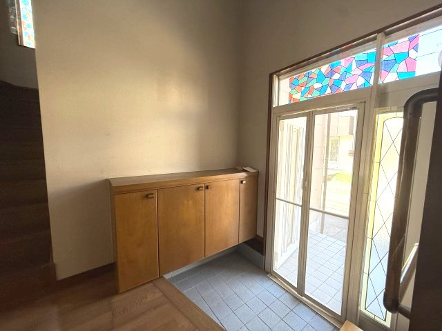 【玄関】玄関も広く、明るい光を取り込みます(^^♪