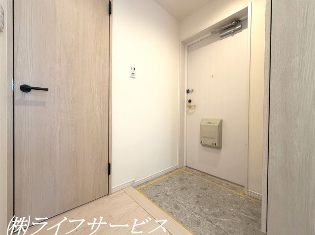 玄関／天井高のシューズボックス有