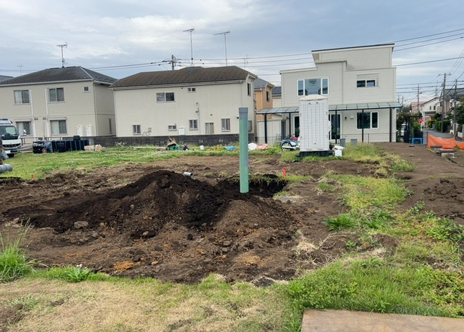 隣家の土地はどうなっているのか、生活利便施設が近くにあるのか、学校まで近いかなど、お客様のライフスタイルにあわせたイメージが重要です。また、近くにあると困る施設が近くにないかも確認するといいでしょう。