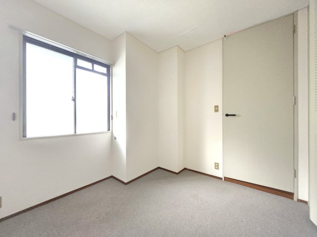 北西側洋室（4帖）になります！