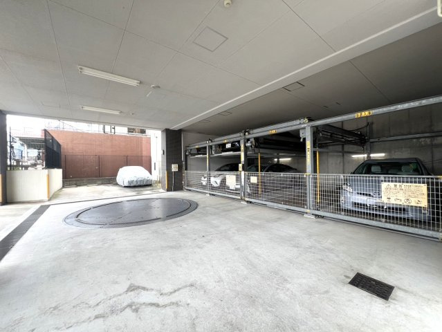 駐車場の空き状況については、その都度、確認いたしますのでお気軽にお聞きください。