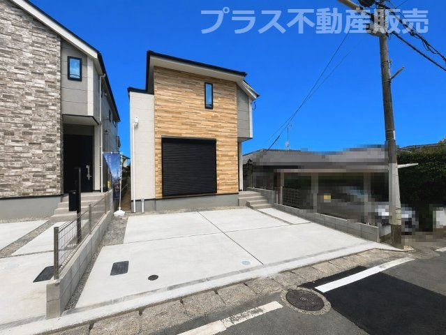 現地写真。プラス不動産販売なら、現場の全ての棟をまとめてご見学頂けます。
