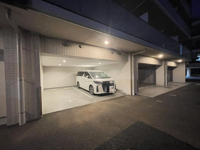 令和3年築の築浅マンション　南東角部屋の為、解放感陽当り良好です