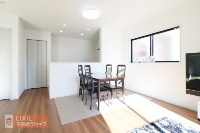 【ダイニング】現地完成写真。家族でくつろげるダイニングです。