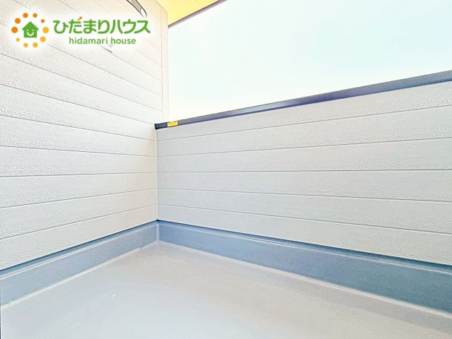 陽当りの良いバルコニーはたくさん洗濯物を干せるので大家族でも安心ですね！！