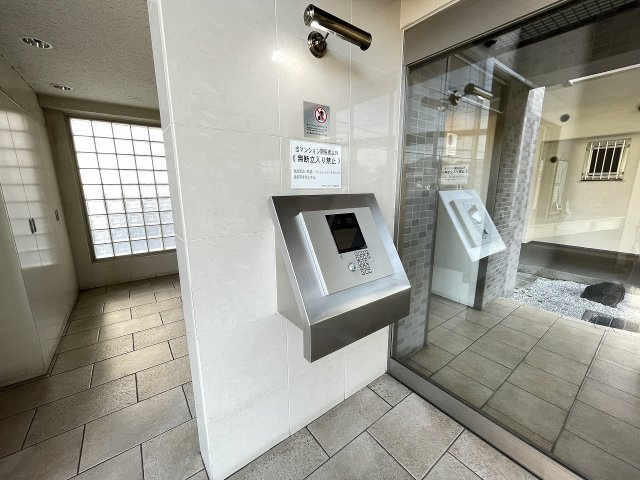 不審者や不要な訪問者の侵入を防ぎ、安全な住環境を確保できます。　