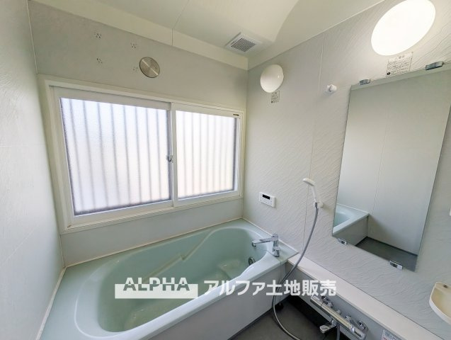 【Bathroom】　◆風呂◆カビが付きにくく軽くこすれば簡単に落ちるお掃除ラクラク仕様です。