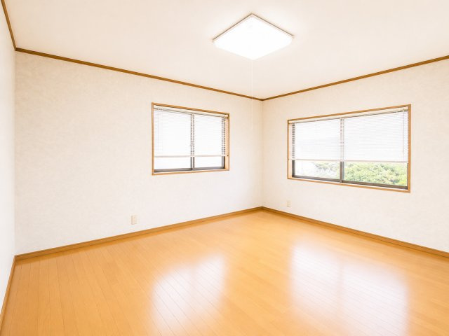 個人の部屋や寝室として使える洋室です