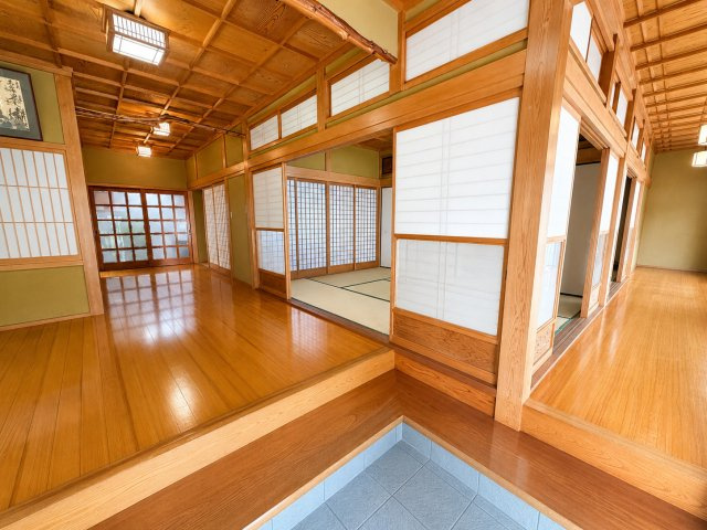 毎日通る玄関はこちらです