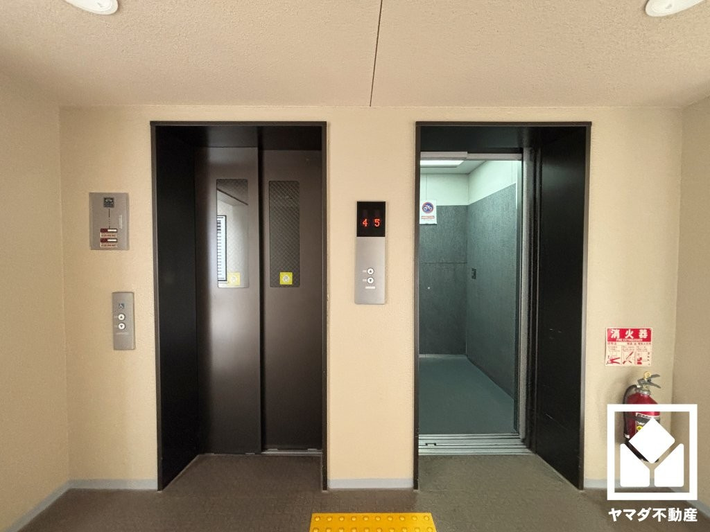 2基のエレベーターを設置し、待ち時間を短縮。快適な住まいへのアクセスをスムーズに。