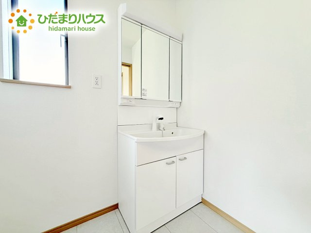 シンプルで使い勝手の良い独立洗面台！