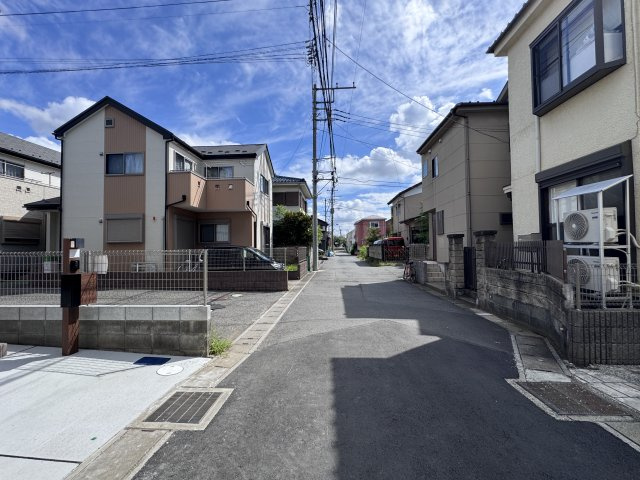 南東側前面道路