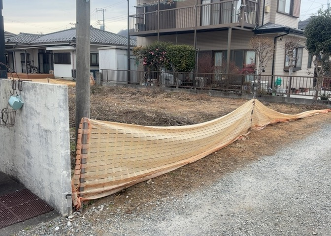 物件の詳細については、現地を見てわかること以外に、役所や法務局などで調べないとわからないことがあります。そのため、現地に行く場合は、もしこの物件を買ったらどのような生活ができるかをイメージしましょう。
