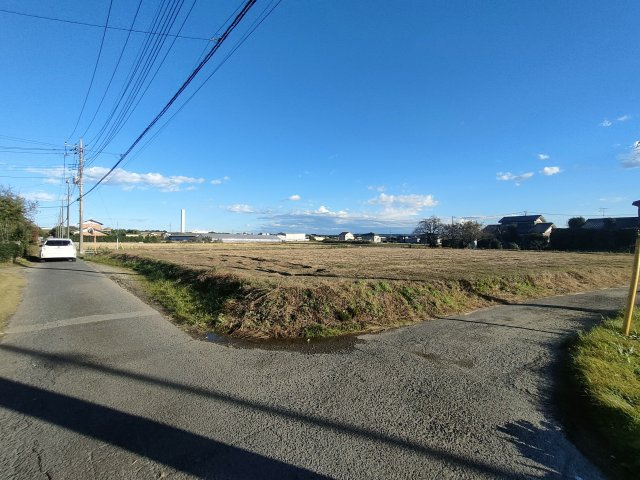 前面道路含む現地写真です