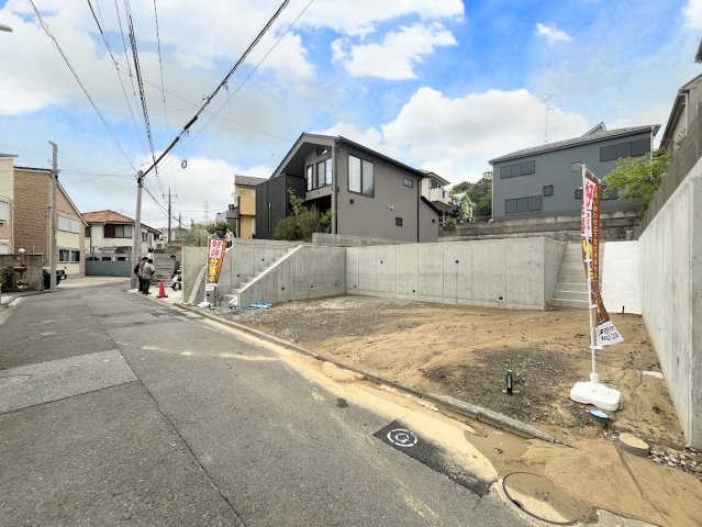 ◆一戸建てを中心とした街並みが整然と続き、周辺は高い建物が建っていないので、緑の多い閑静な趣を感じる環境です。街並みや周辺環境も重要なポイントです！！