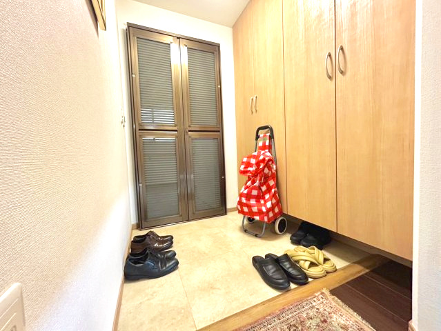 嬉しい広さの玄関になっております。