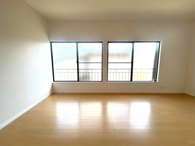 個性豊かなインテリアで、自分に合ったお部屋を魅力的に彩り、くつろぎと美しさが共存する素敵な空間が創れます。