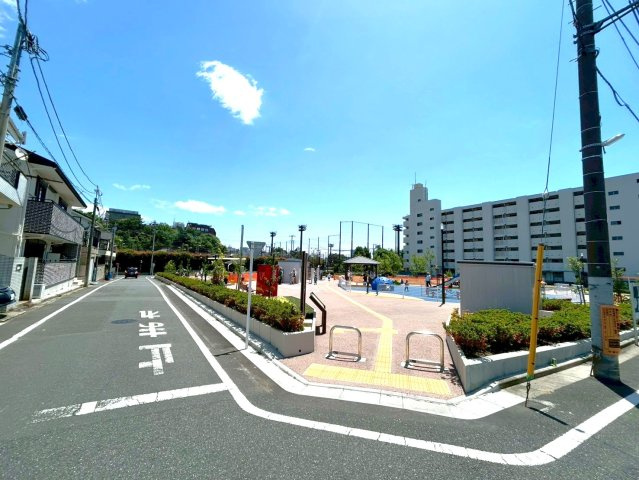 物件近くには、公園があります。