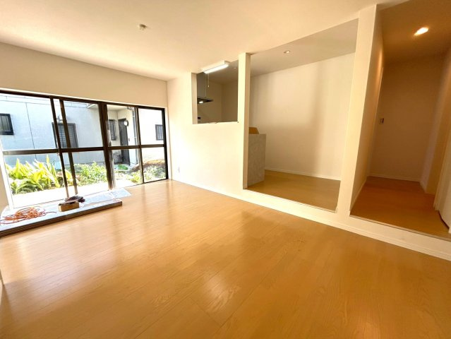 一日の疲れを取るために、落ち着けるような場所でありたいという想いが込められているデザインです。