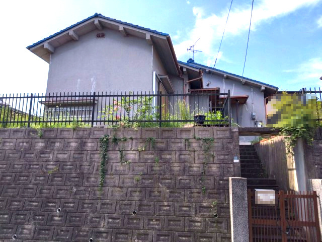小中学校も近く、お子様の登下校も安心！子育てファミリーにも嬉しいエリアです。建替用地としてもご検討いただけます。