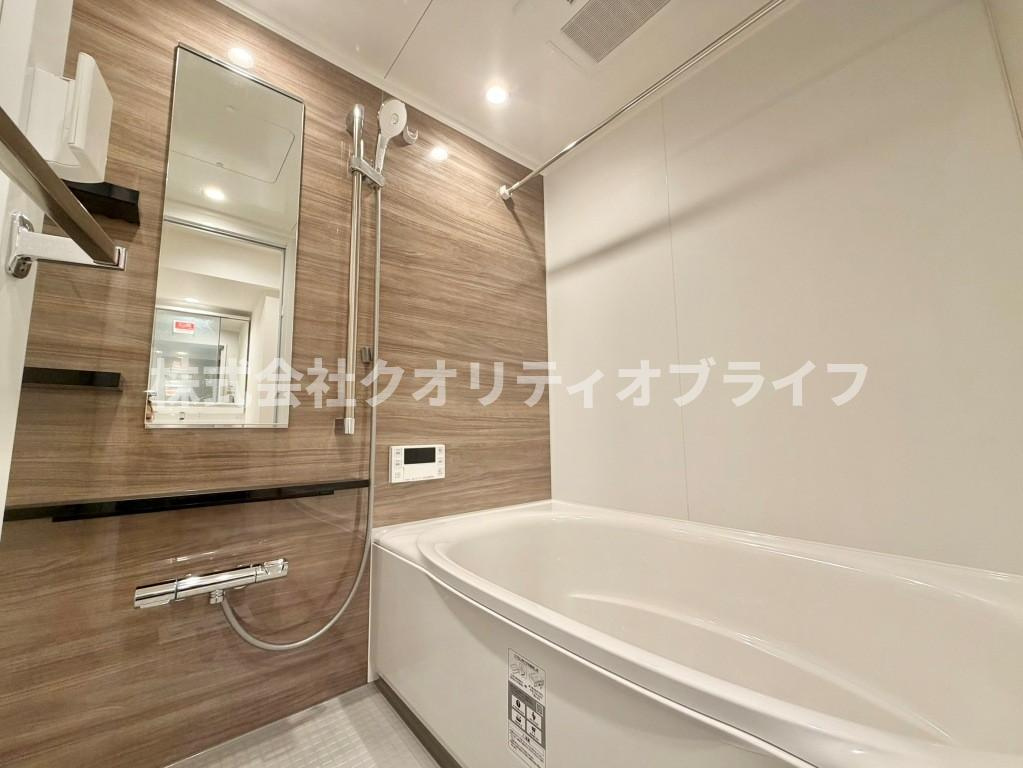 追い焚き、浴室乾燥機能付きのお風呂です