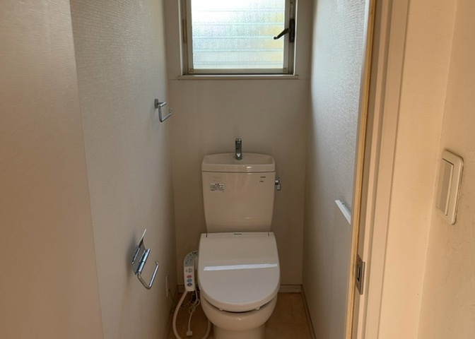 トイレは大きさや形、機能、抗菌性などが異なる多種多彩なタイプが各メーカーから出ています。それぞれに良さがあるため、事前にどういったタイプのトイレがいいのかをご家庭内で決めて、内見に行くといいでしょう。